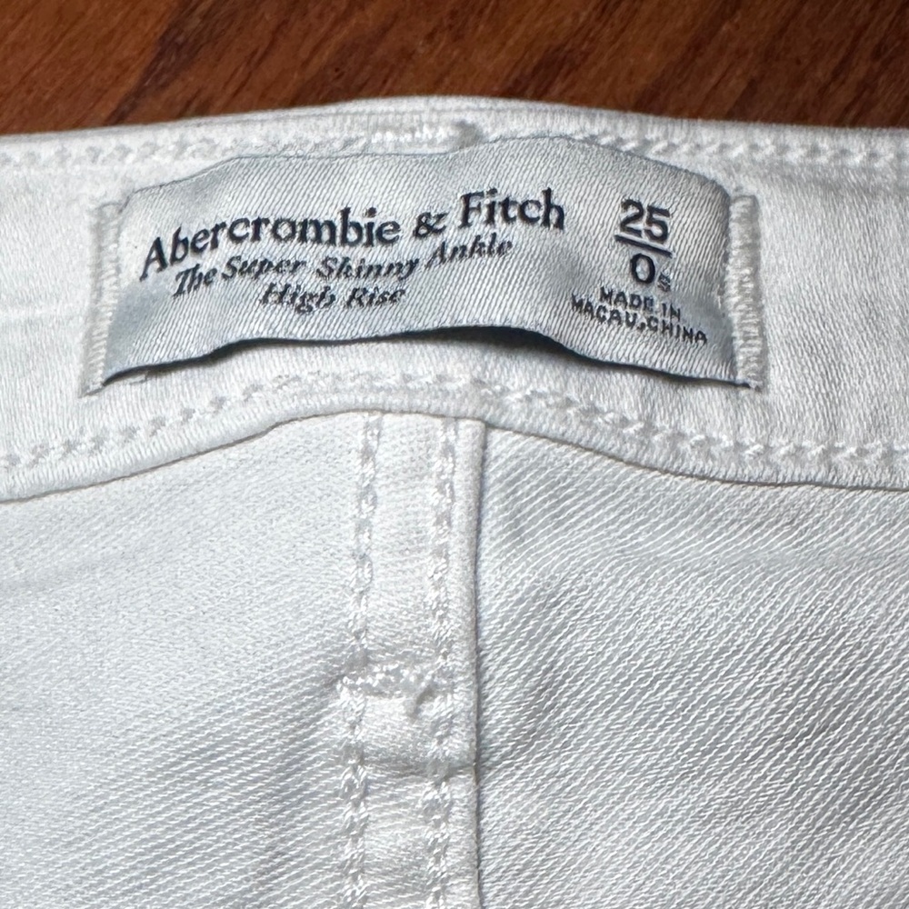 Abercrombie & Fitch | Women’s High Rise White Button-Fly Jeans Size 25/0 - Picture 8 of 11